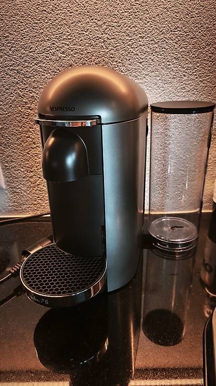 Kaffeemaschinen & Espressomaschinen: Nespresso Vertuo Plus inkl. 50 Kapseln – Gebraucht aus Heerbrugg von Belinda26