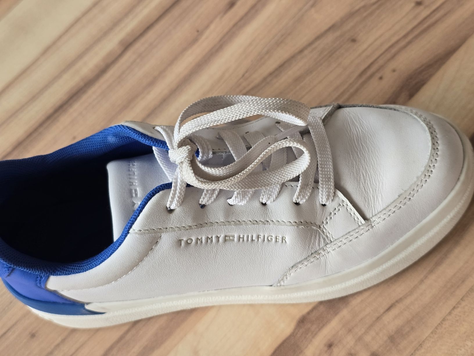Tommy Hilfiger Scarpe da donna: Tommy Hilfiger Sneaker, Gr. 38weiss/blau, – Usato da Luzern venduto da Maggiday 3