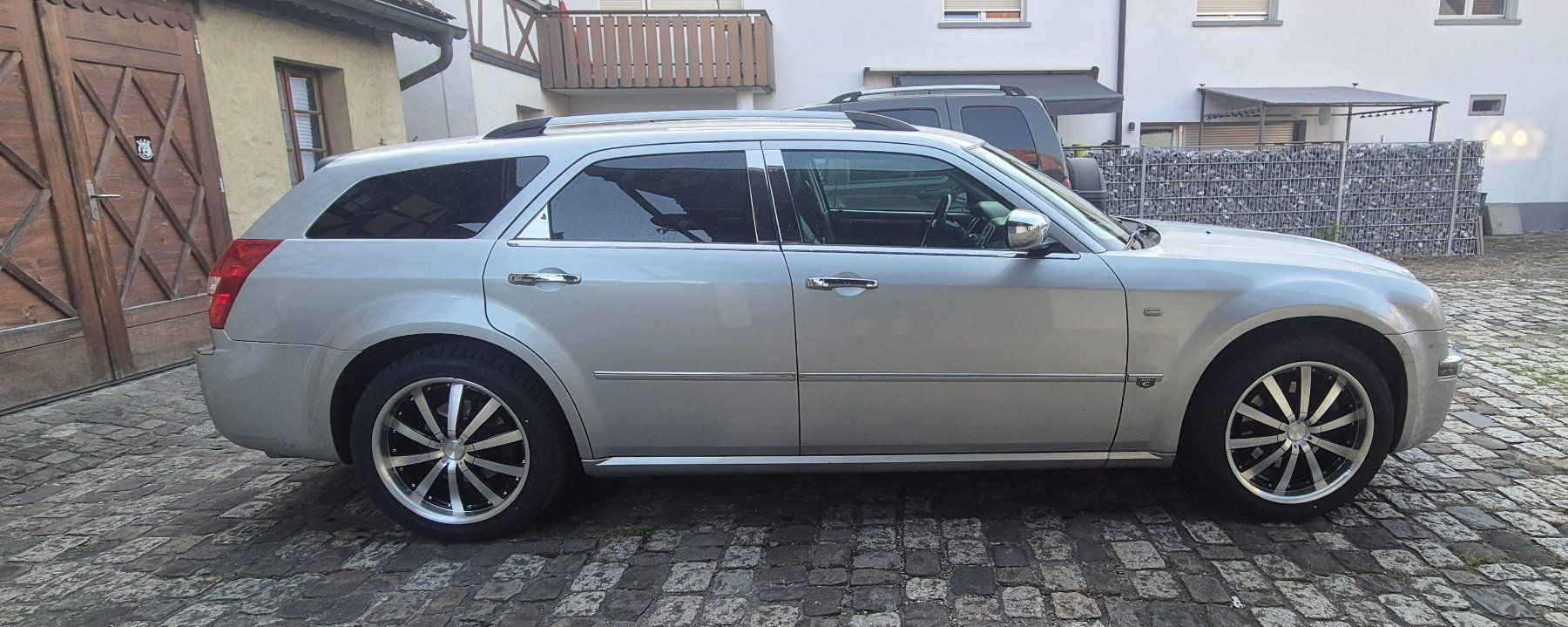 Chrysler Automobili: Chrysler 300c AWD 5.7 Hemi mit MFK – Usato da Fruthwilen venduto da JanLoew95 1