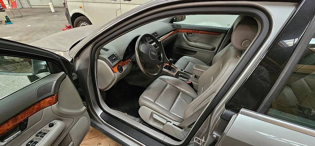 Audi Automobili: Audi A4 Avant – Usato da Ringgenberg BE venduto da Yamaha1989 3