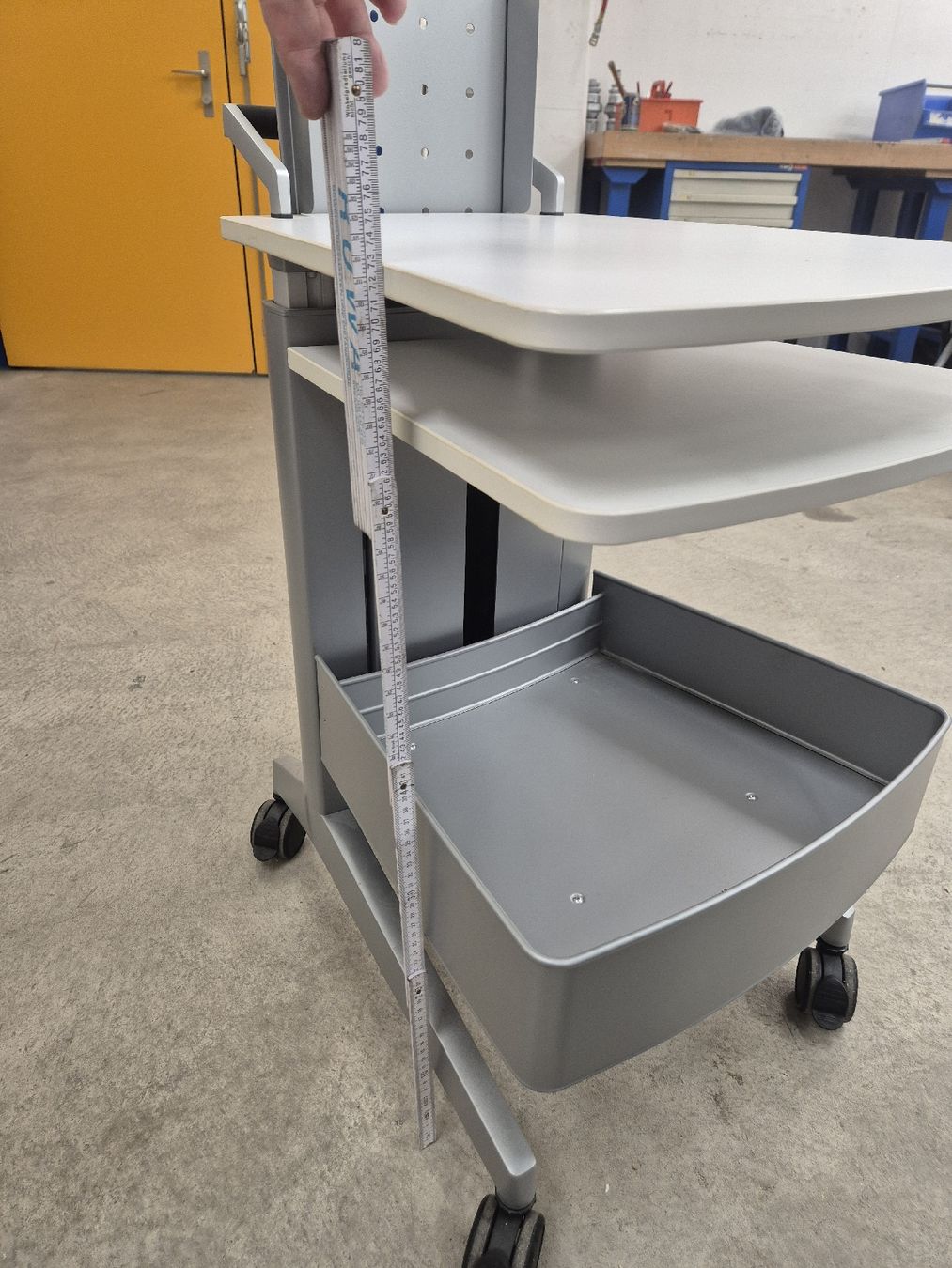 Schreibtische: Rolltisch Klapptisch für Büro oder Homeoffice – Gebraucht aus Thalwil von Moritz.A 4