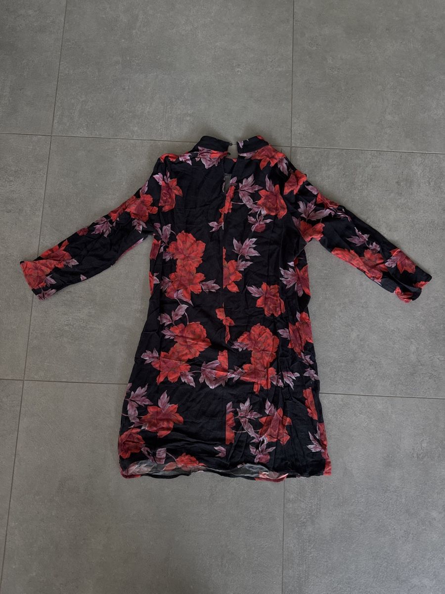 Zara Vestiti: Zara Kleid, Grösse S, Blumenmuster – Usato da Elsau venduto da shoppa2 2
