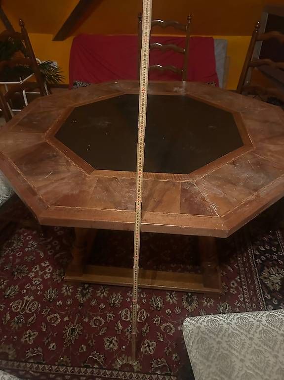 Set di tavolo e panche: Tisch und Stühle – Usato da Appenzell Meister. venduto da HolderioAI 3