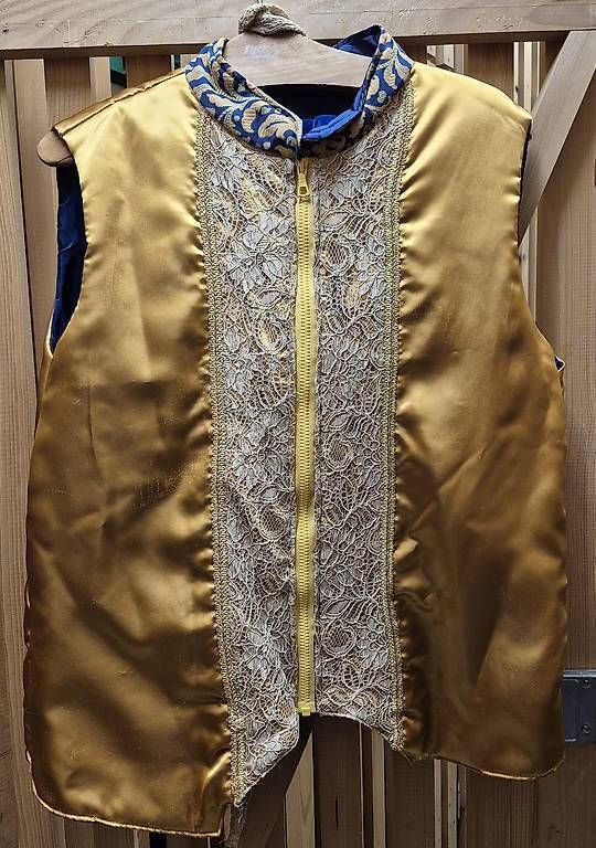 Costumi: Fasnachtskleid Royal – Usato da Luzern venduto da ker_lj92 2