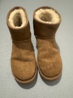 Ugg Boots Short mit Leo-Muster