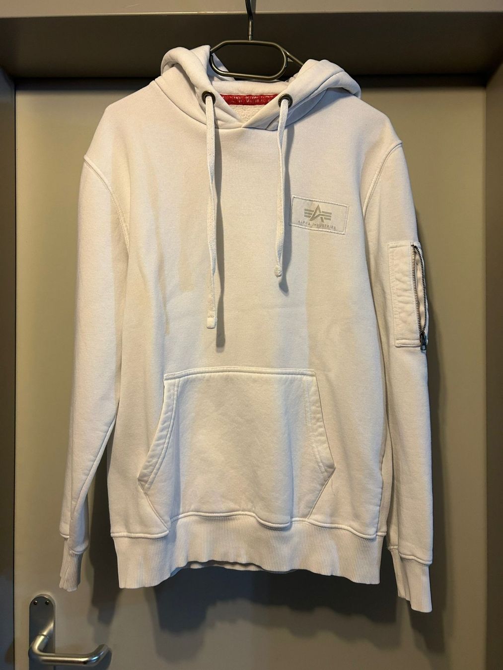 Pullover & Sweatshirts: ALPHA INDUSTRIES Pullover in Weiss – Gebraucht aus Oberurnen von simgug