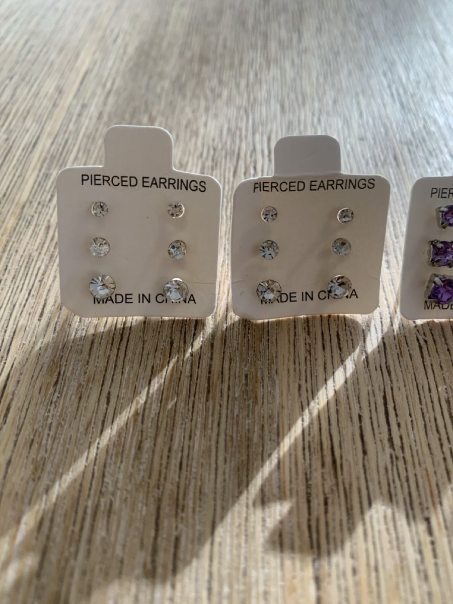 Altri gioielli: Set Ohrstecker, 4 verschiedene Farben, Neu, Schmuck 5.- – Nuovo (secondo la descrizione) da Wängi venduto da JALE04 1