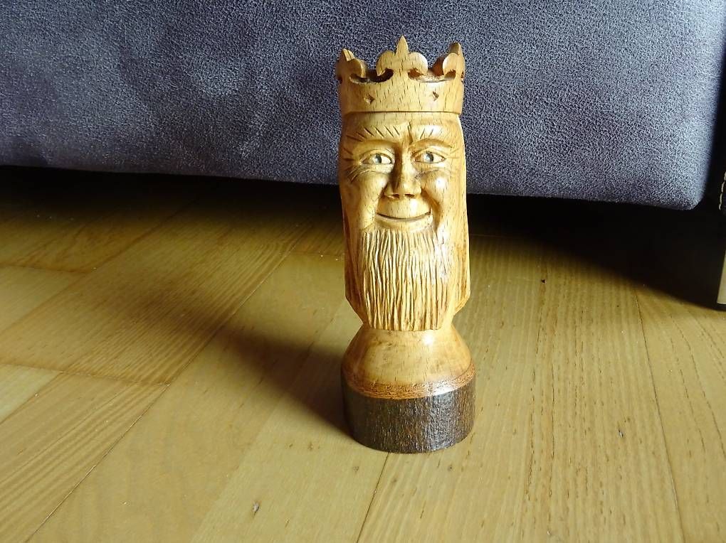 Figurines: Holzkönig geschnitzt – D'occasion à Niederbipp par PiaZ01 1