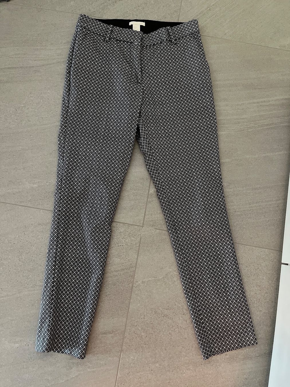 H&M Pantaloni: Pantaloni H&M – Usato da Besazio venduto da EmyScucy