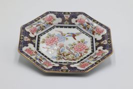 Assiette décorative japonaise, porcelaine.