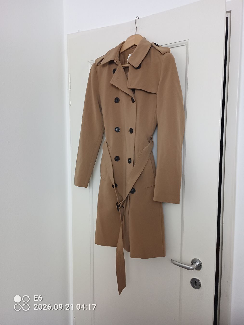 H&M Cappotti: Herbstmantel mit Kragen – Usato da Zürich venduto da Mitzi6