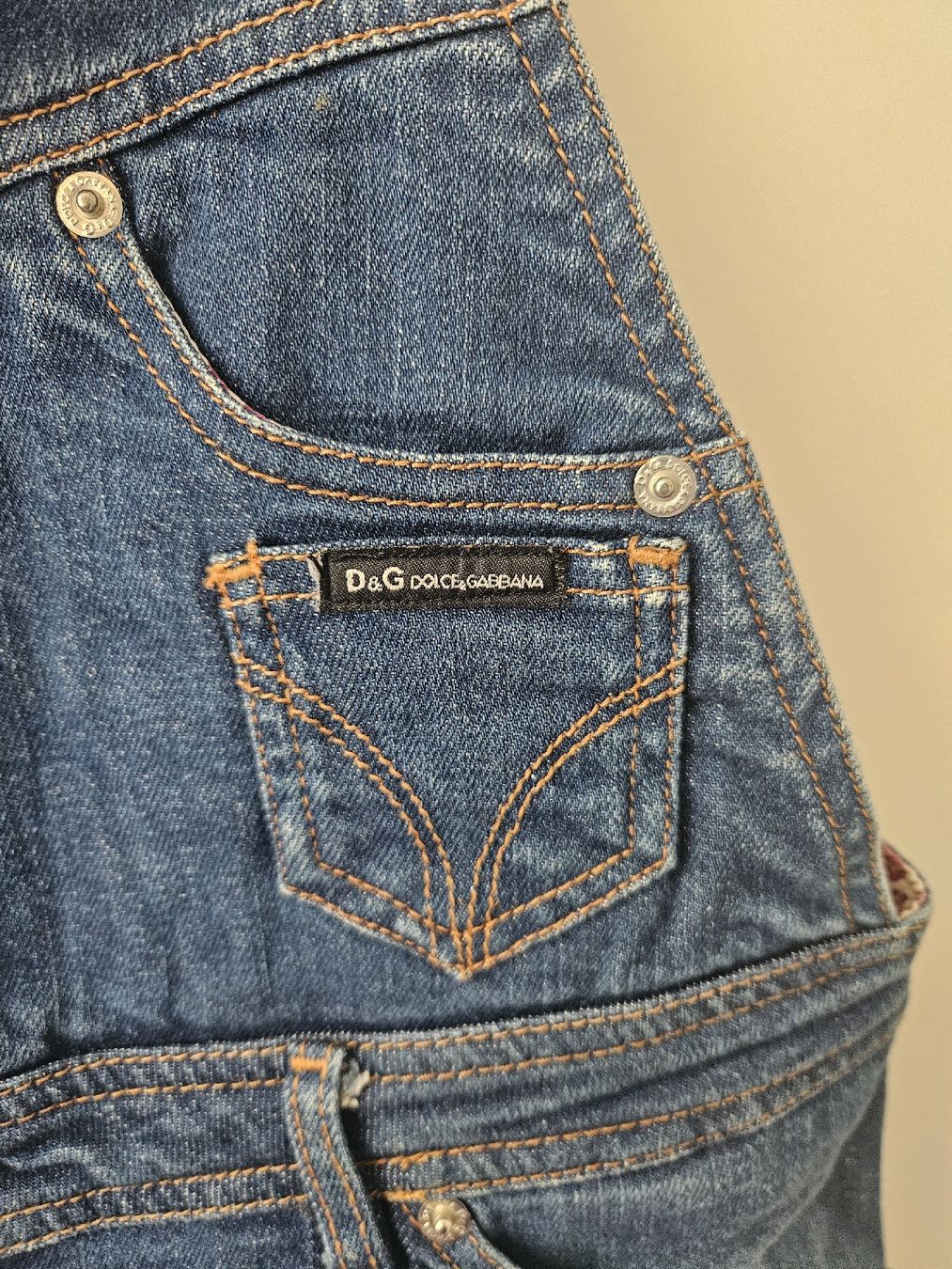 Dolce & Gabbana Jeans: Solce Gabbana D&G kurze Latzhose 36 – Usato da Oberwil BL venduto da blackdiamond14 1