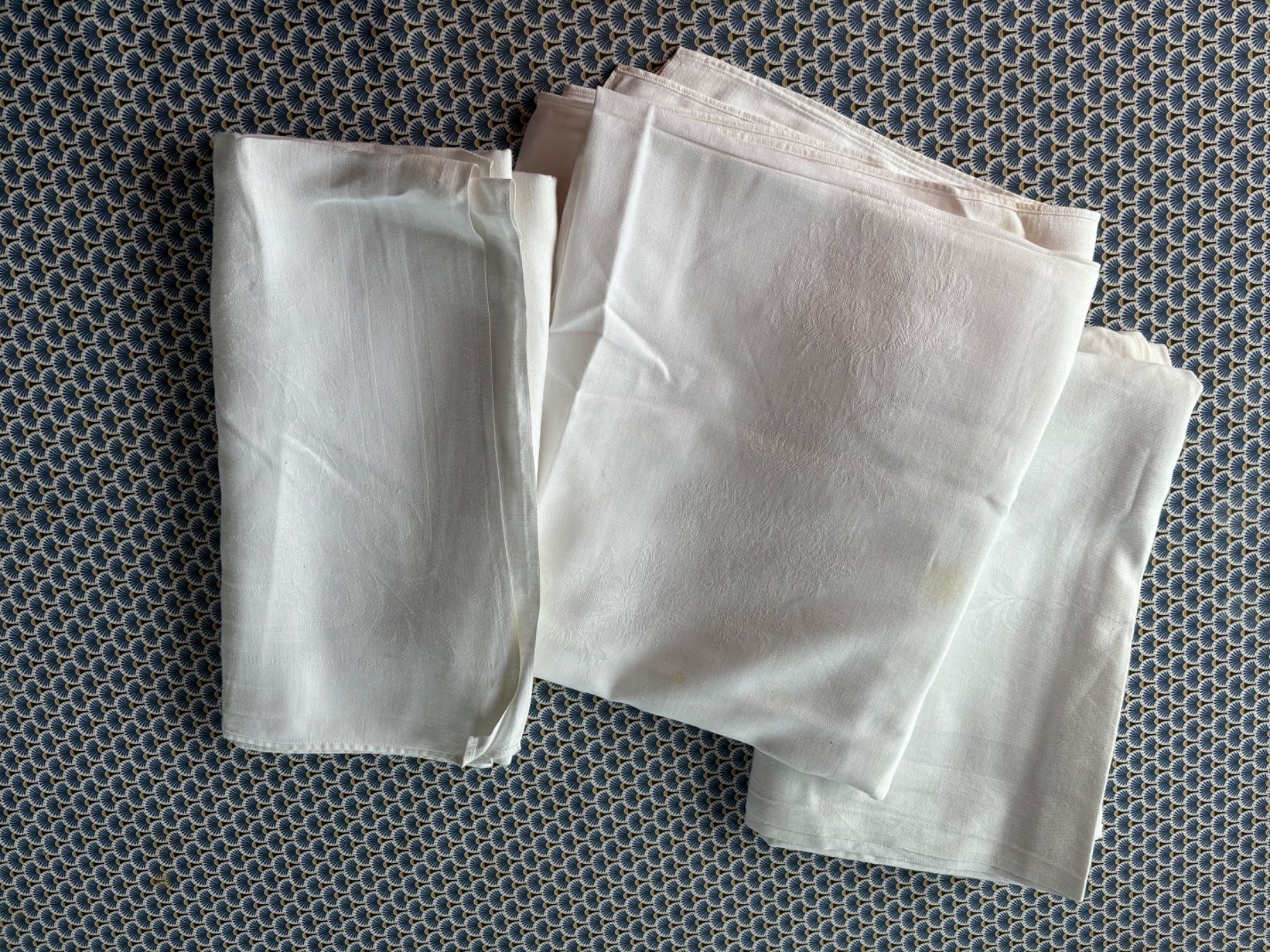 Altra biancheria da tavola: Lot de 4 nappes anciennes – Usato da Bassecourt venduto da keenfind 1