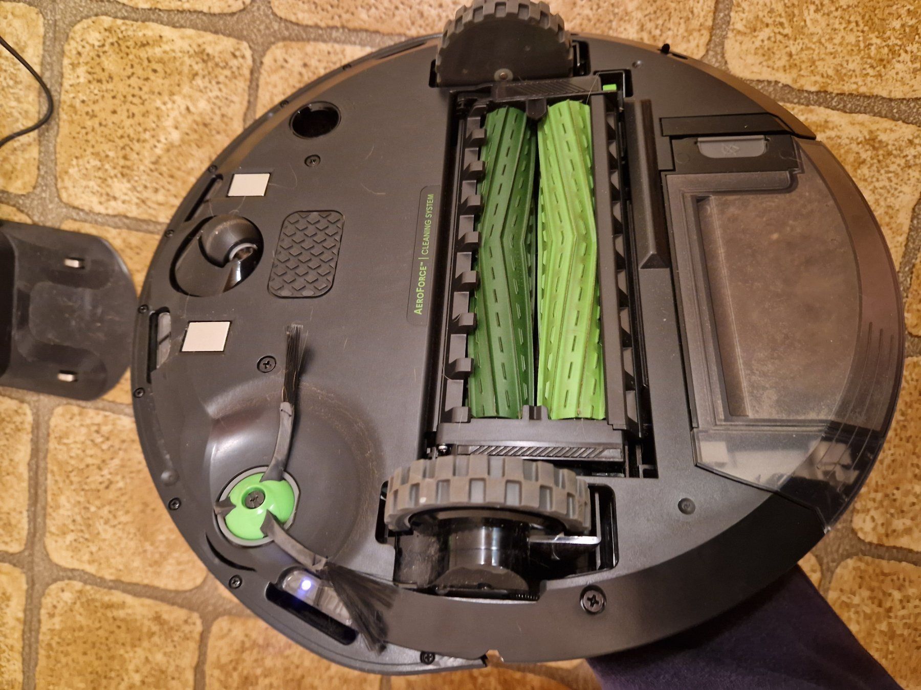 Irobot Staubsauger & Zubehör: I Robot I5 – Gebraucht aus Scuol von rmldfcp 3