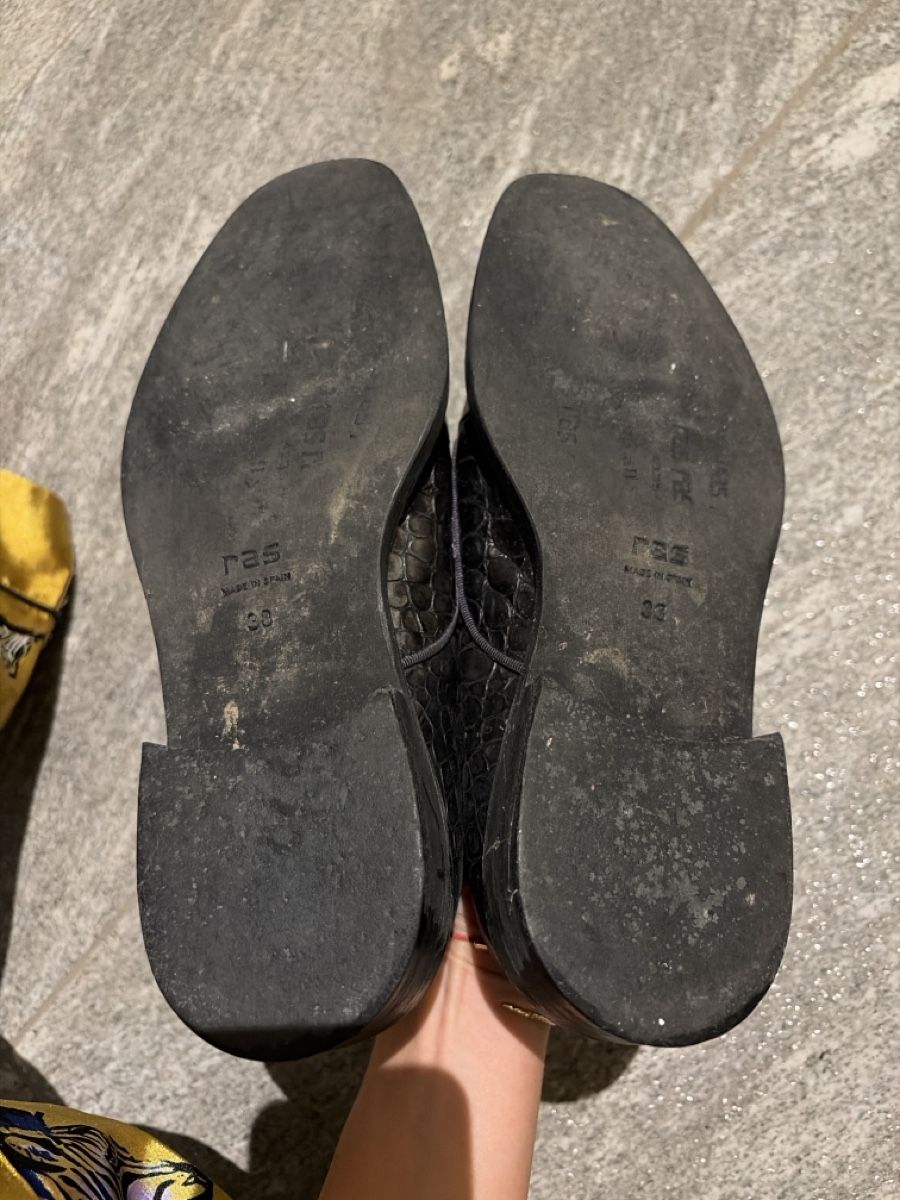 Scarpa Scarpe da donna: Scarpa ras - 38  – Usato da Davesco-Soragno venduto da Chichijango 4