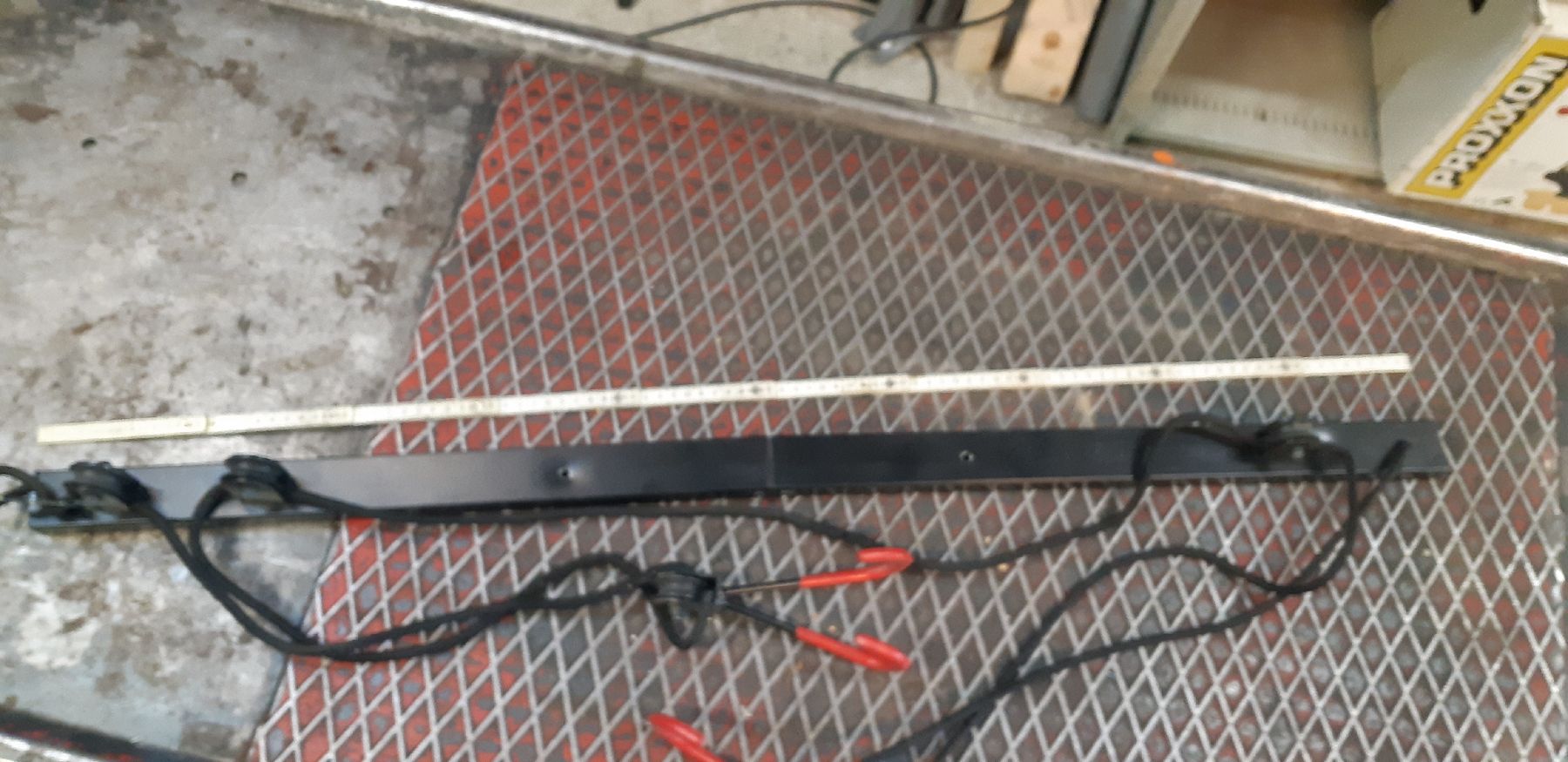 Cavalletti per biciclette: Support pour pendre un vélo au plafond – Usato da Confignon venduto da cha_8bw2 3