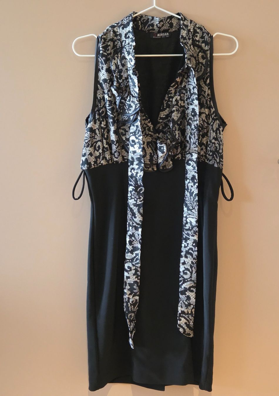 Morgan Vestiti: Kleid von MORGAN mit eleganten Blumenmuster – Usato da Emmen venduto da GrabandGo