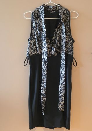 Kleid von MORGAN mit eleganten Blumenmuster