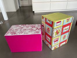 Hocker grün & pink je 19 CHF, zusammen CHF 36