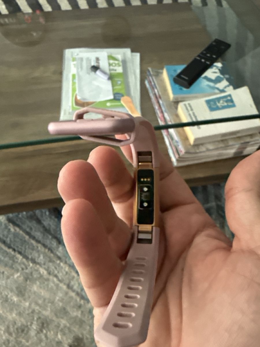 Fitbit Smartwatch: Fitbit Inspire – Rose  – Usato da Genève venduto da ono_f8gl 2