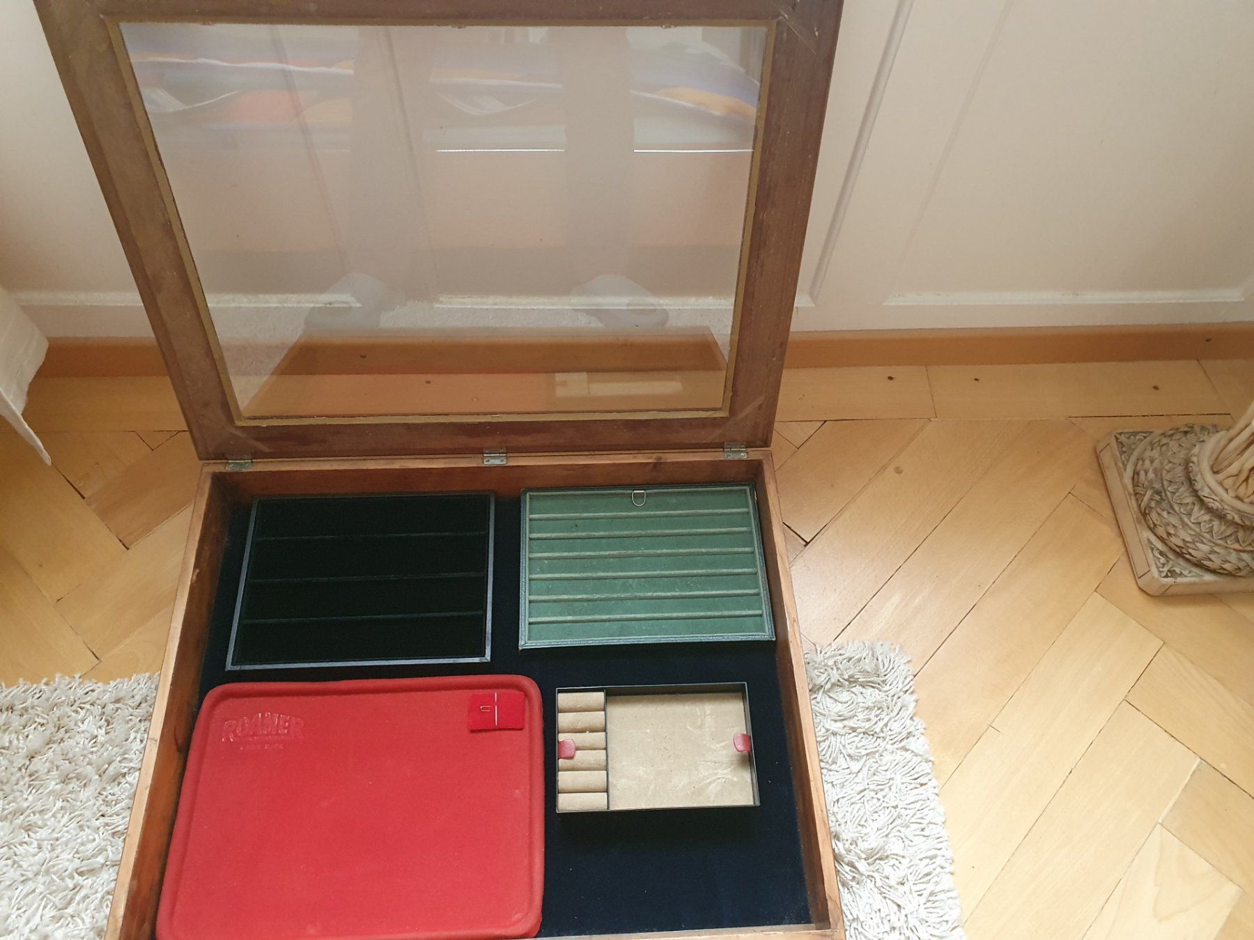Vetrine: Vitrine d'exposition – Usato da La Chaux-de-Fonds venduto da ChrisOui 2