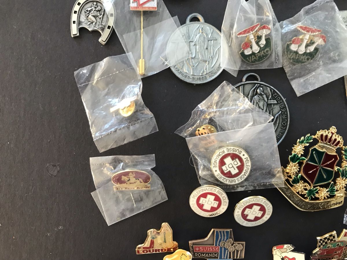 Swiss Placchette & Badge: Broches et médailles assorted Swiss Suisse – Usato da Penthaz venduto da Petrus45 5
