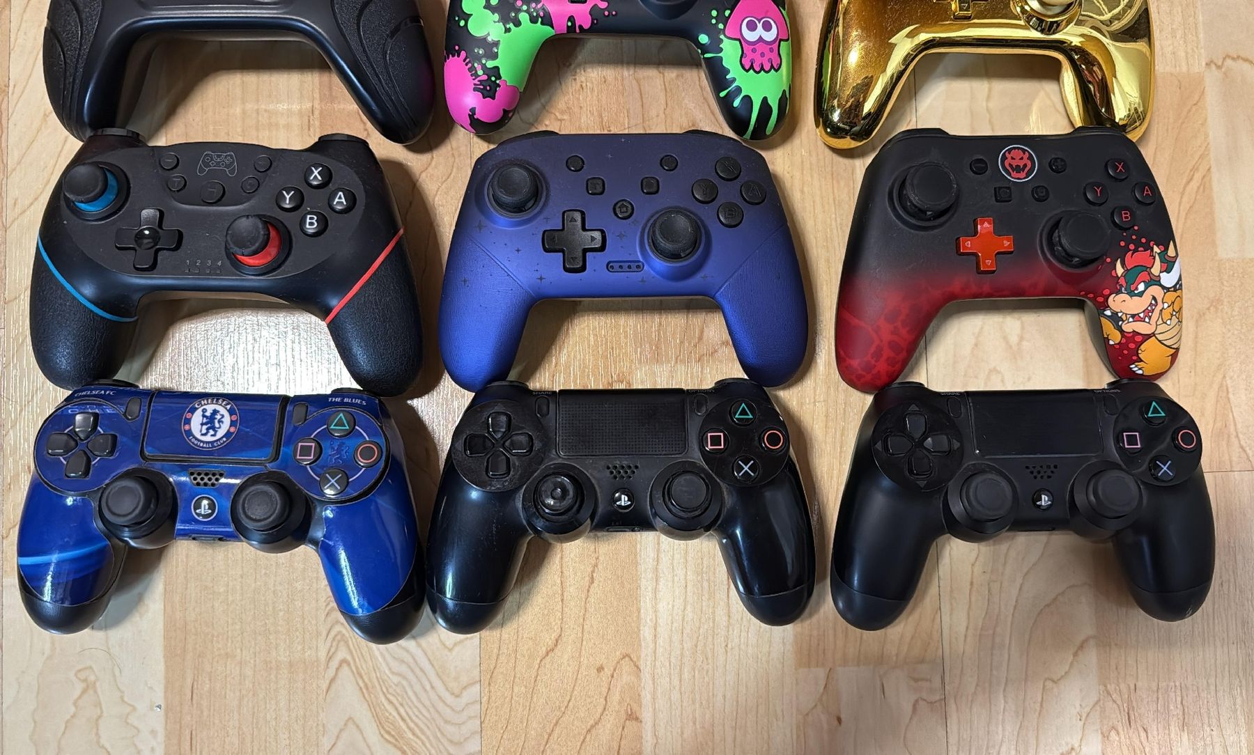 Controller: 12 Controller / Gamepads – PS4 & Nintendo Switch  – Usato da Ehrendingen venduto da lax21 2