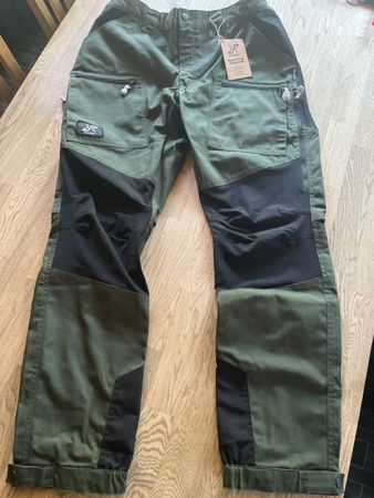RevolutionRace Hosen Herren Grösse 2XL neuwertig