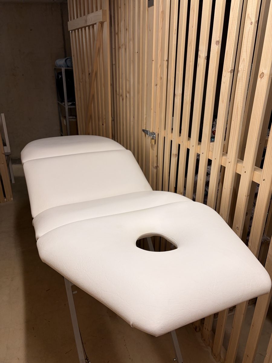 Sedie a sdraio: Massagebank weiss klappbar – Usato da Kerzers venduto da Beluluu 1