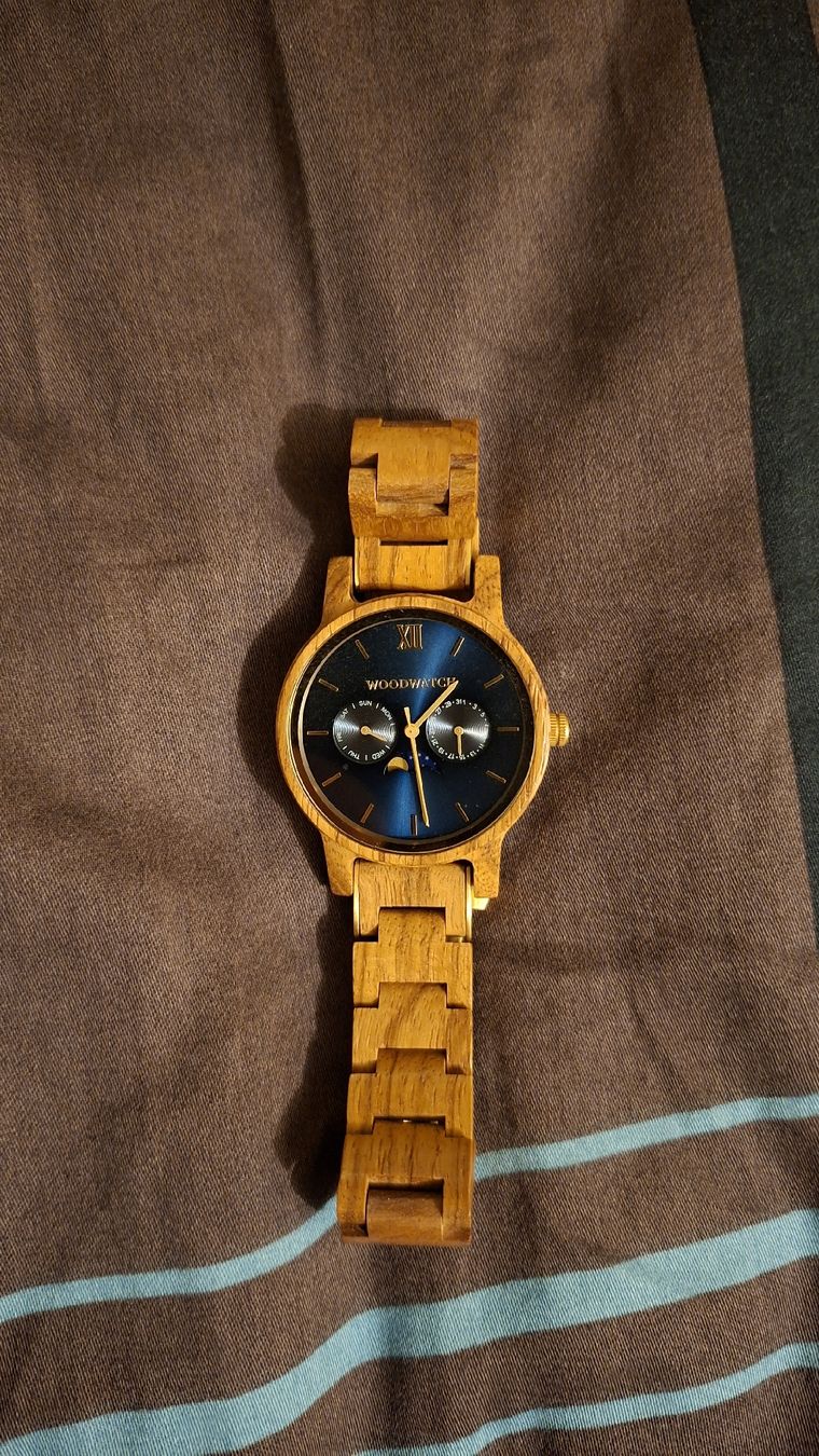 Uhren: Woodwatch mit Gravur – Gebraucht aus Emmen von Hobbyruum.ch