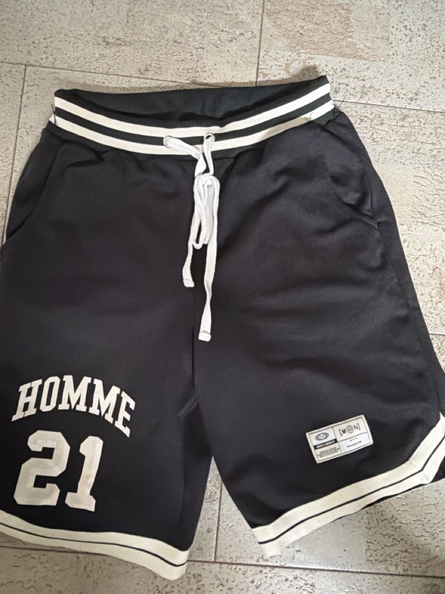 Pantaloni: Kurze Freizeithose von BoohooMAN Grösse S – Usato da Walenstadt venduto da fabio.lymann
