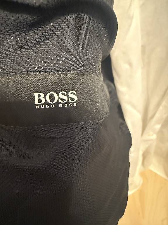 Tutte le decorazioni: Hugo Boss Set – Usato da Diepoldsau venduto da G-zel 4