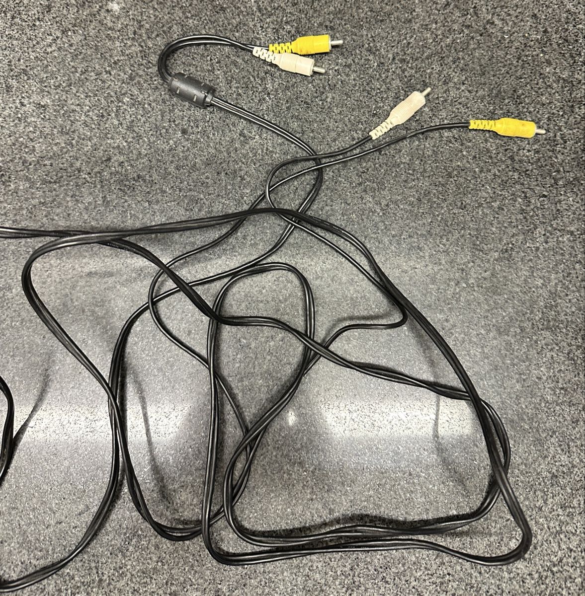 Cavi: AV-Kabel  – Usato da Oberengstringen venduto da sasej