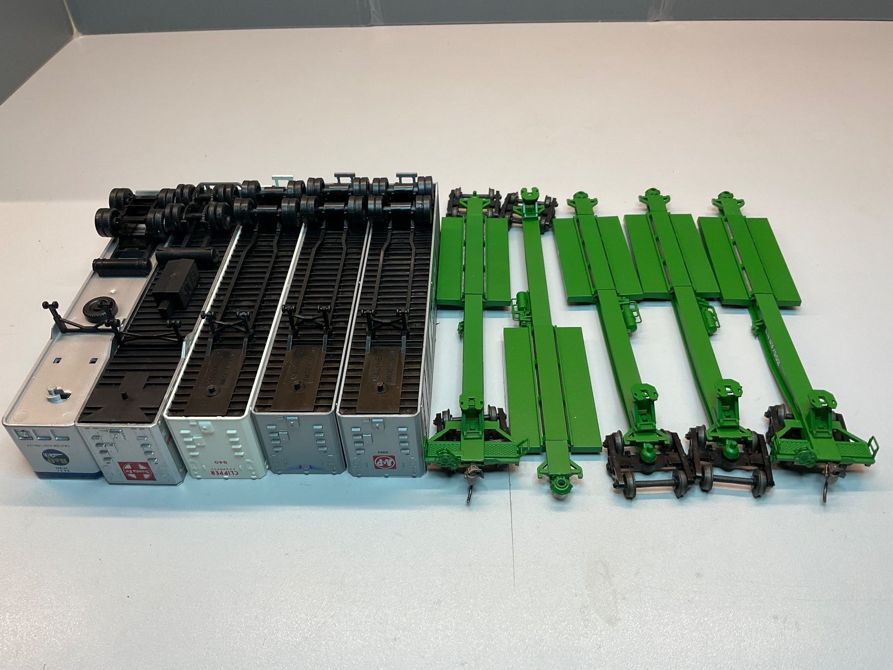 Athearn Modellini di ferrovie: 5x Train Trailer Wagen H0  Athearn/Walthers – Nuovo (secondo la descrizione) da Nänikon venduto da R_rota