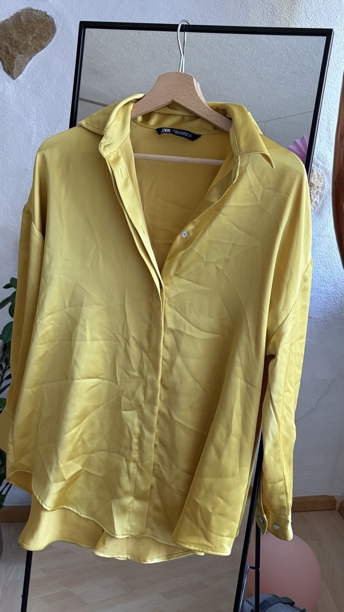 Zara Blusen: Zara Satinbluse Senfgelb – Neu (gemäss Beschreibung) aus Pratteln von plk_px2d