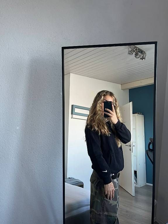Pullover & Sweatshirts: Nike Pullover Damen Schwarz Regular Fit Basic – Neu und originalverpackt aus Romanshorn von lap_zx8f 1