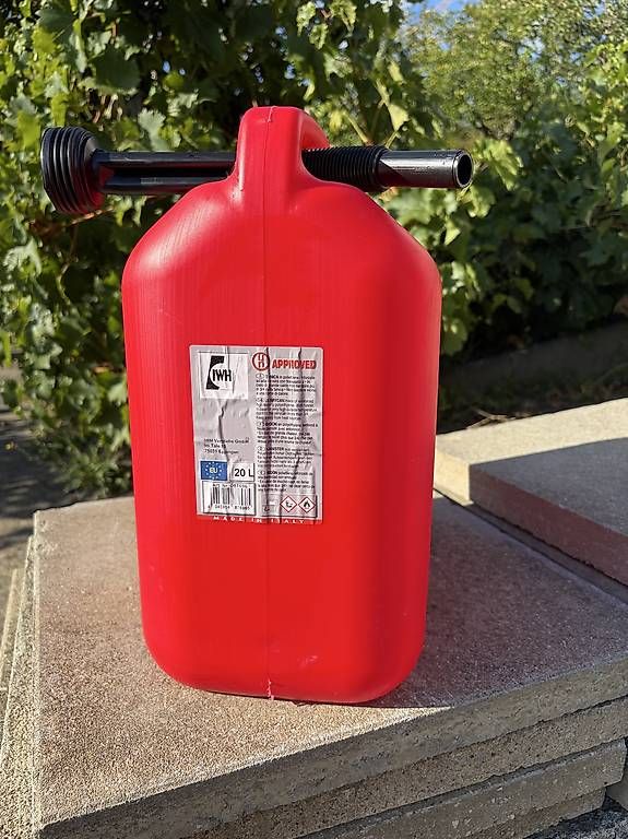 Taniche per benzina: 20 Liter Kanister  – Nuovo e nell'imballaggio originale da Gränichen venduto da Xbertone 2