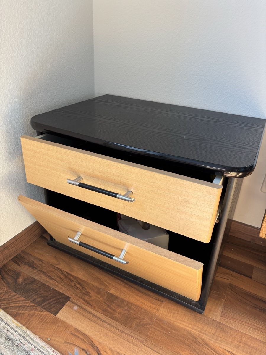 Comodini: Nachttisch – Usato da Reinach BL venduto da Andithos
