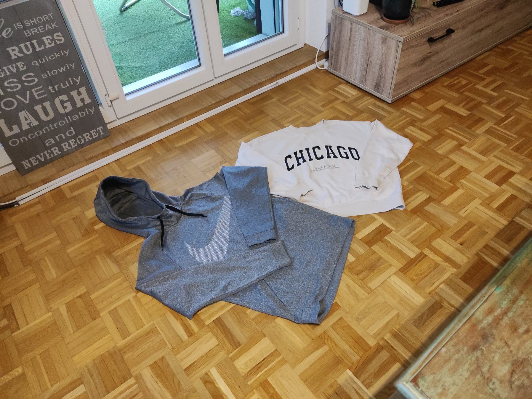 Maglioni & Felpe: Mädchen Pullover Grösse S – Usato da Kriens venduto da rinzmann 1