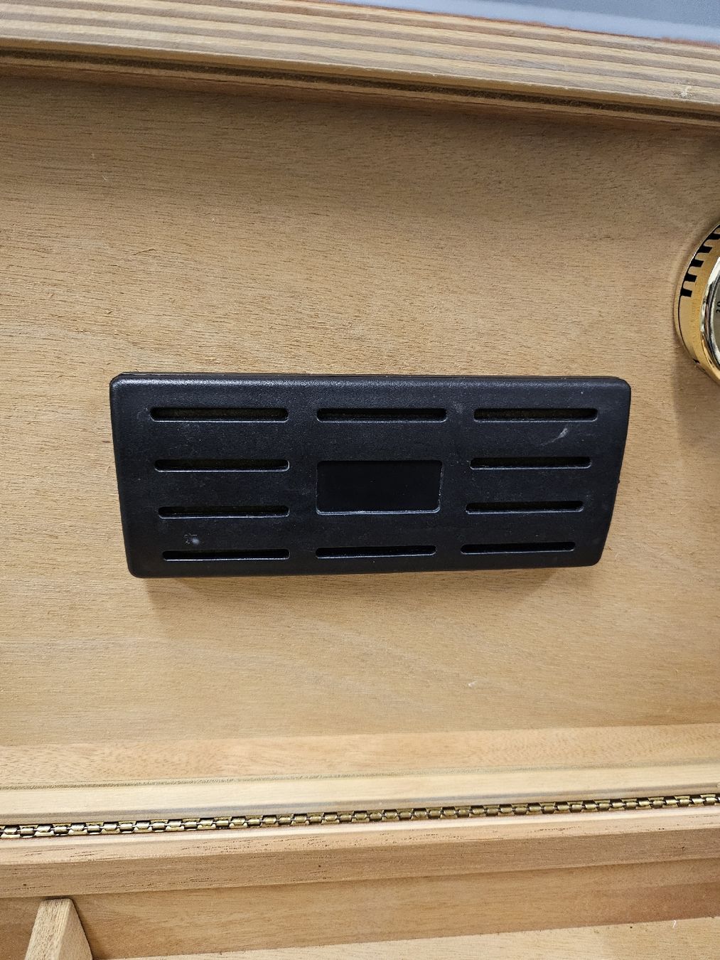 Humidor per sigari: Zigarren Humidor mit Hygrometer und Zigarrenschneider – Usato da St. Gallen venduto da Cocos_Ricardo 4