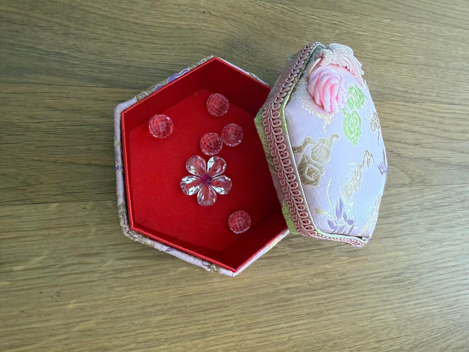 Swarovski Schmuckkästen: Schmuckbox mit Swarvoski Kristallen – Neu und originalverpackt aus Vaduz von Christina_97 1