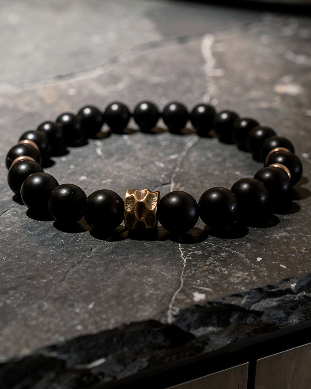 Bracciali & Braccialetti: Armband Schungit mit Bronze-Elementen. 20cm. – Nuovo e nell'imballaggio originale da Aarau venduto da Schmuckhoehle_MD