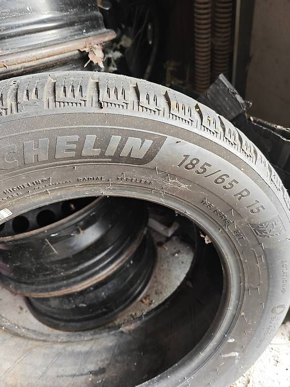 Pneumatici & Ruote complete: Pneu neige Michelin 185/65 R15  – Usato da Venthône venduto da toopil 1