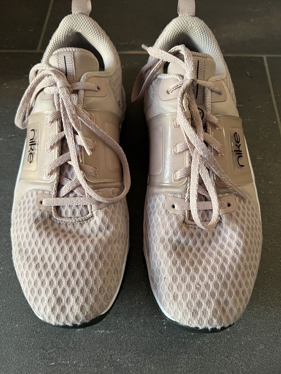 Nike Scarpe da donna: Turnschuhe Nike Gr. 41 – Usato da Sirnach venduto da Mouse1973 1