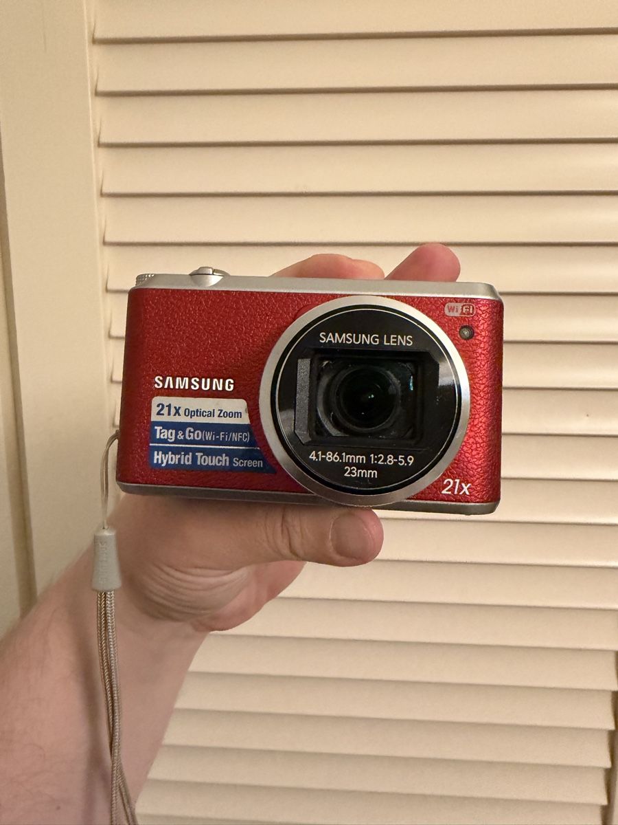Samsung Fotocamera: Samsung WB350F: Kompaktkamera in Rot – Usato da Niederbipp venduto da yar_tf6f