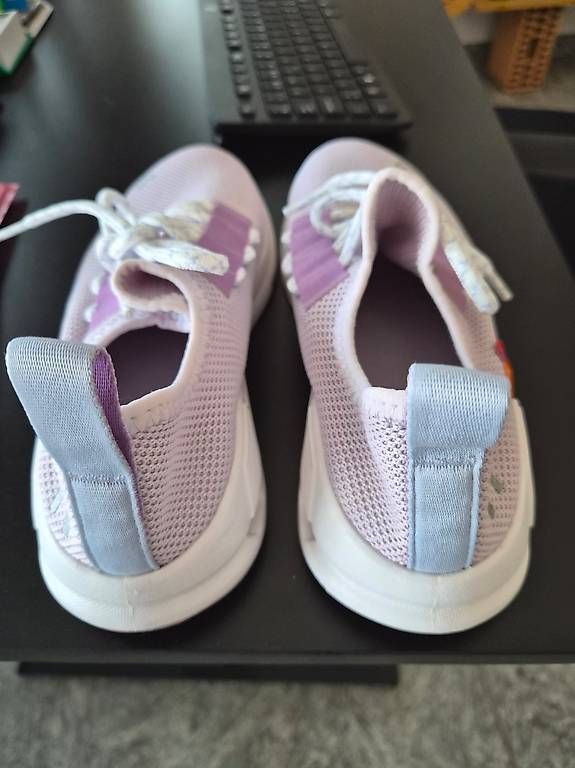 Snickers On lilla (Gebraucht) in Lugano für CHF 40 – nur Abholung auf ...