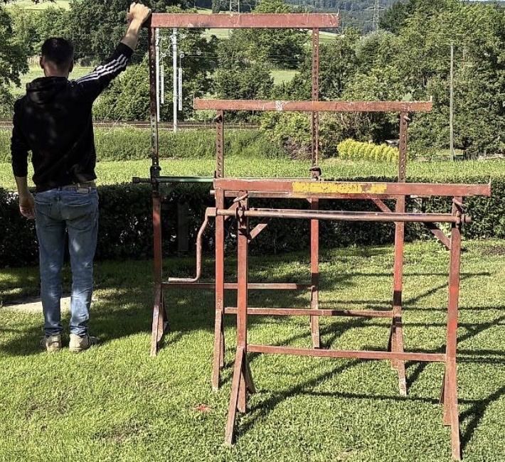 Ponteggi: 3x Gerüstböcke mit Kurbel 2 m. Hoch – Usato da Guntershausen venduto da ariniki 4