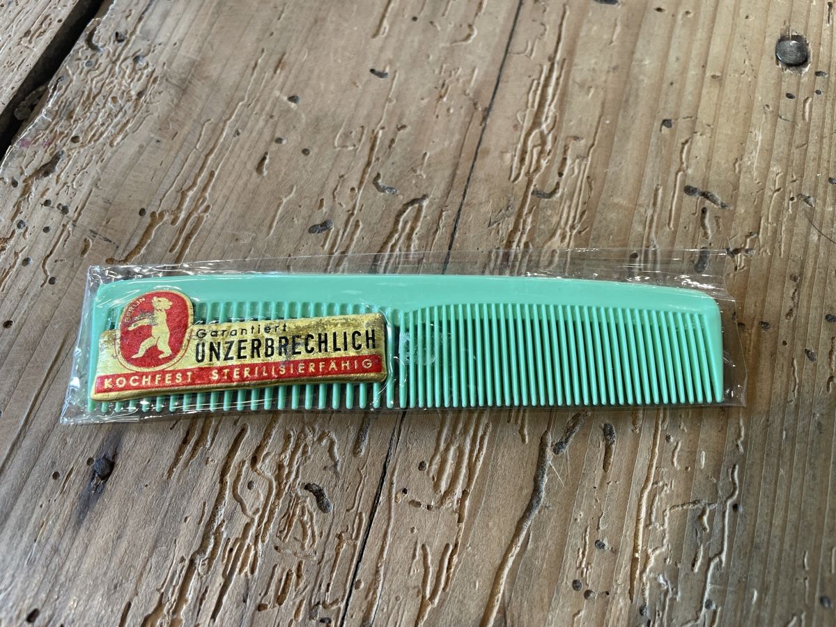 Altro per la cura dei capelli: Retro Haarkamm 12cm unzerbrechlich – Nuovo e nell'imballaggio originale da Diepoldsau venduto da bellepastell