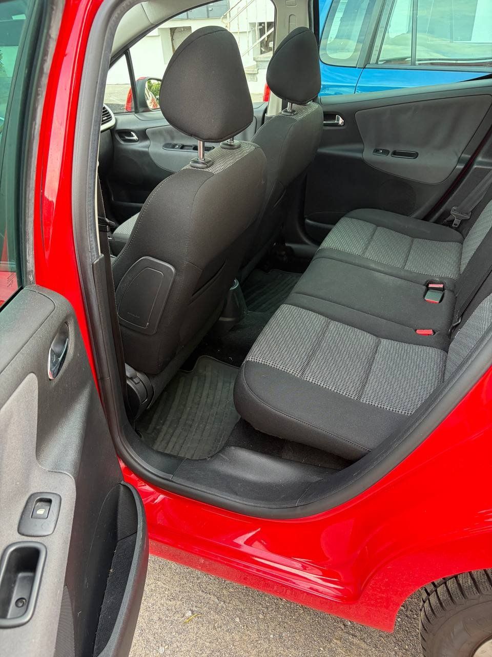 Peugeot Automobili: Peugeot 207SW 1.6і – Usato da Dagmersellen venduto da vns_t9x2 8