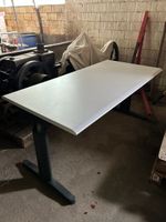 Bürotisch in gutem Zustand 